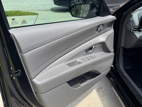 Used 2023 Hyundai Elantra SEL w/ Convenience Package FWD image 25