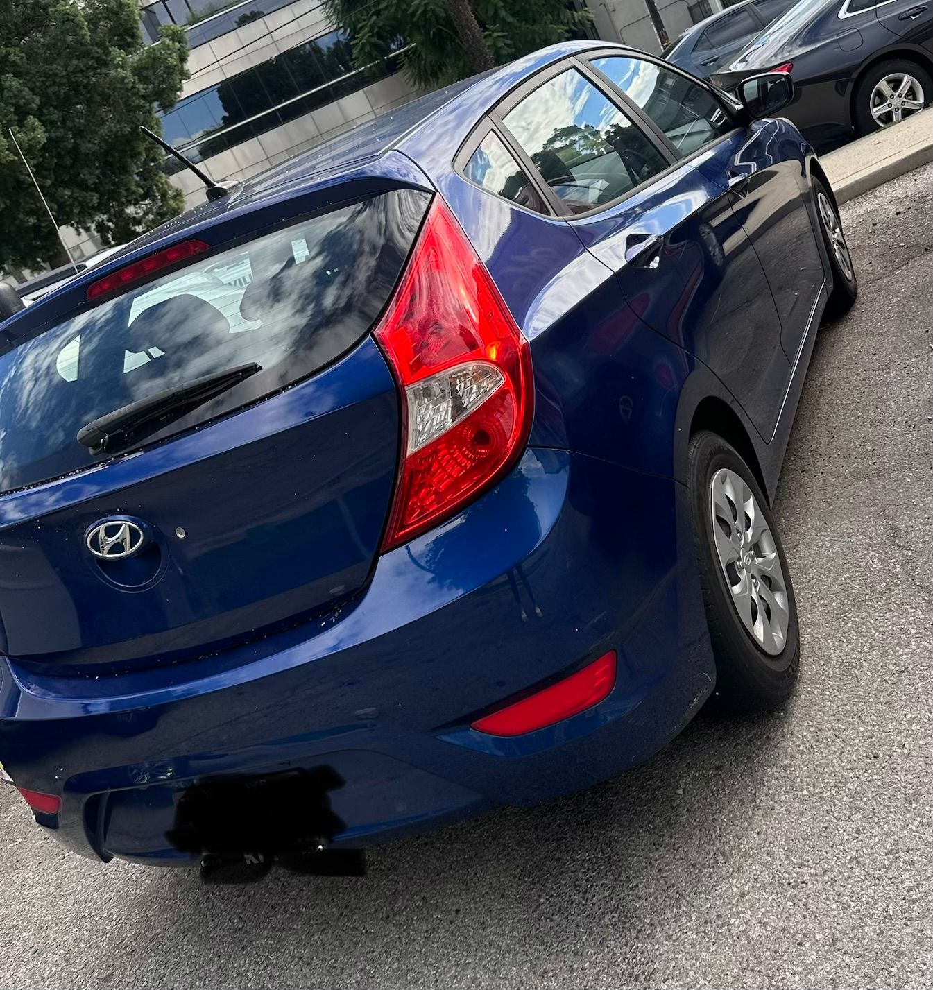 Used 2017 Hyundai Accent SE FWD image 1