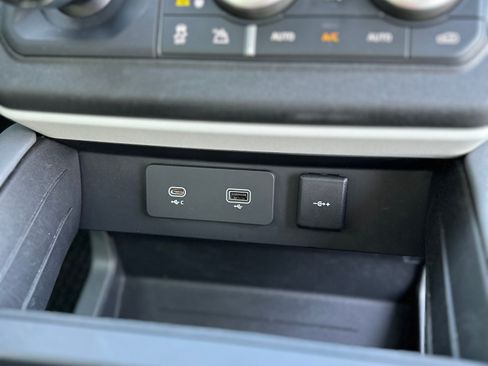 Used 2022 Land Rover Defender 110 S image 21