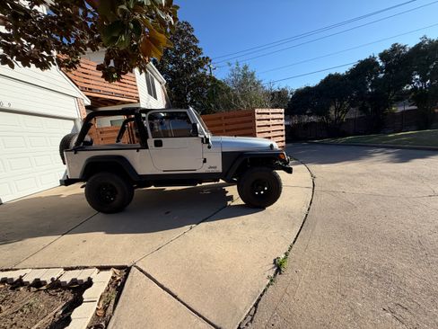 Used 2004 Jeep Wrangler 4WD image 11