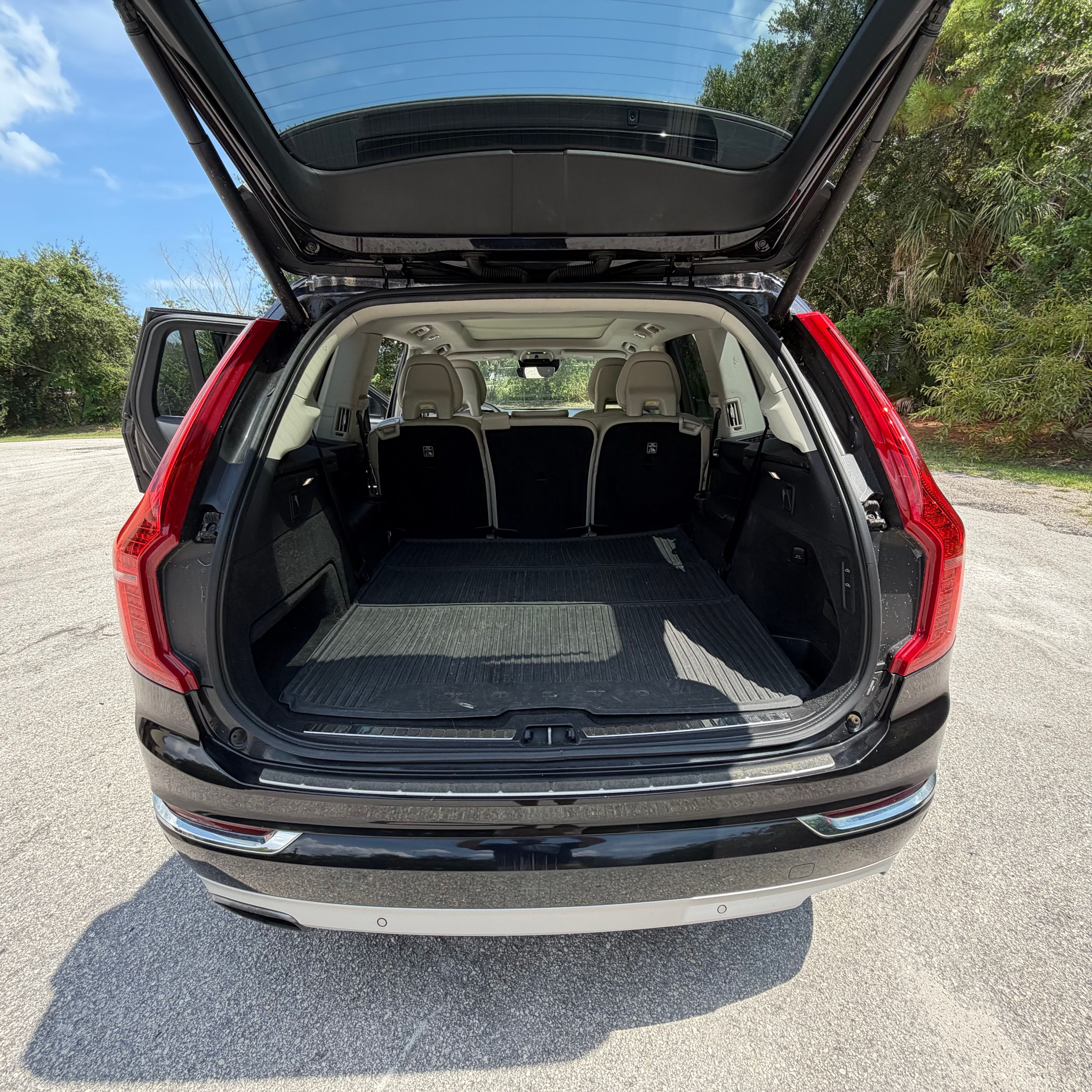 Used 2016 Volvo XC90 T6 Inscription w/ Vision Package AWD/4WD image 15