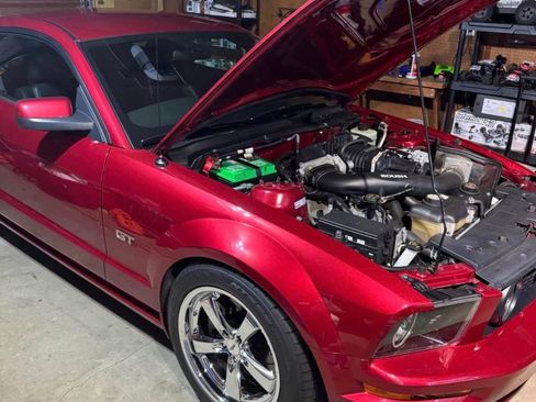 Used 2006 Ford Mustang GT Premium RWD image 2