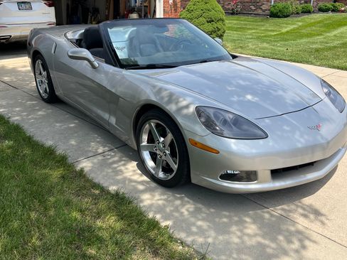 Used 2006 Chevrolet Corvette Convertible w/ Preferred Equipment Group RWD image 1