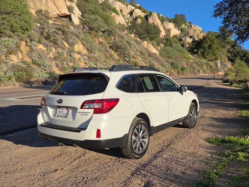 Used 2016 Subaru Outback 2.5i Limited w/ Popular Package #4 image 5