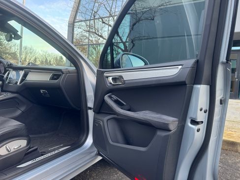 Used 2017 Porsche Macan GTS image 18