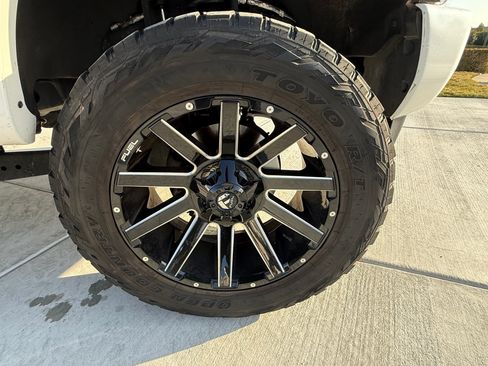 Used 2017 Ford F350 Platinum w/ Platinum Ultimate Package image 10