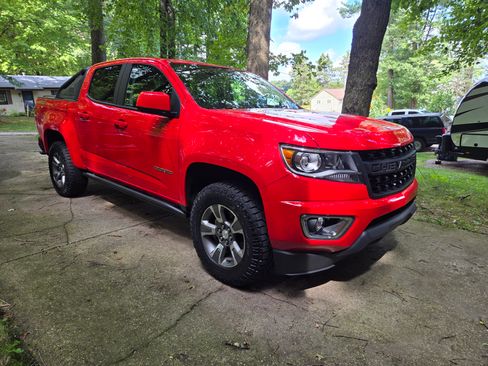 Used 2019 Chevrolet Colorado Z71 image 2