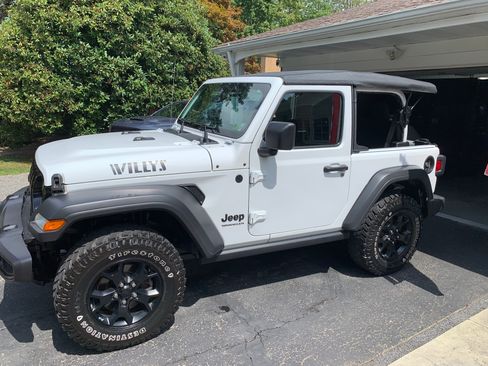 Used 2021 Jeep Wrangler Sport image 15