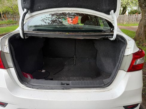 Used 2018 Nissan Sentra SR w/ SR Midnight Edition Package FWD image 6