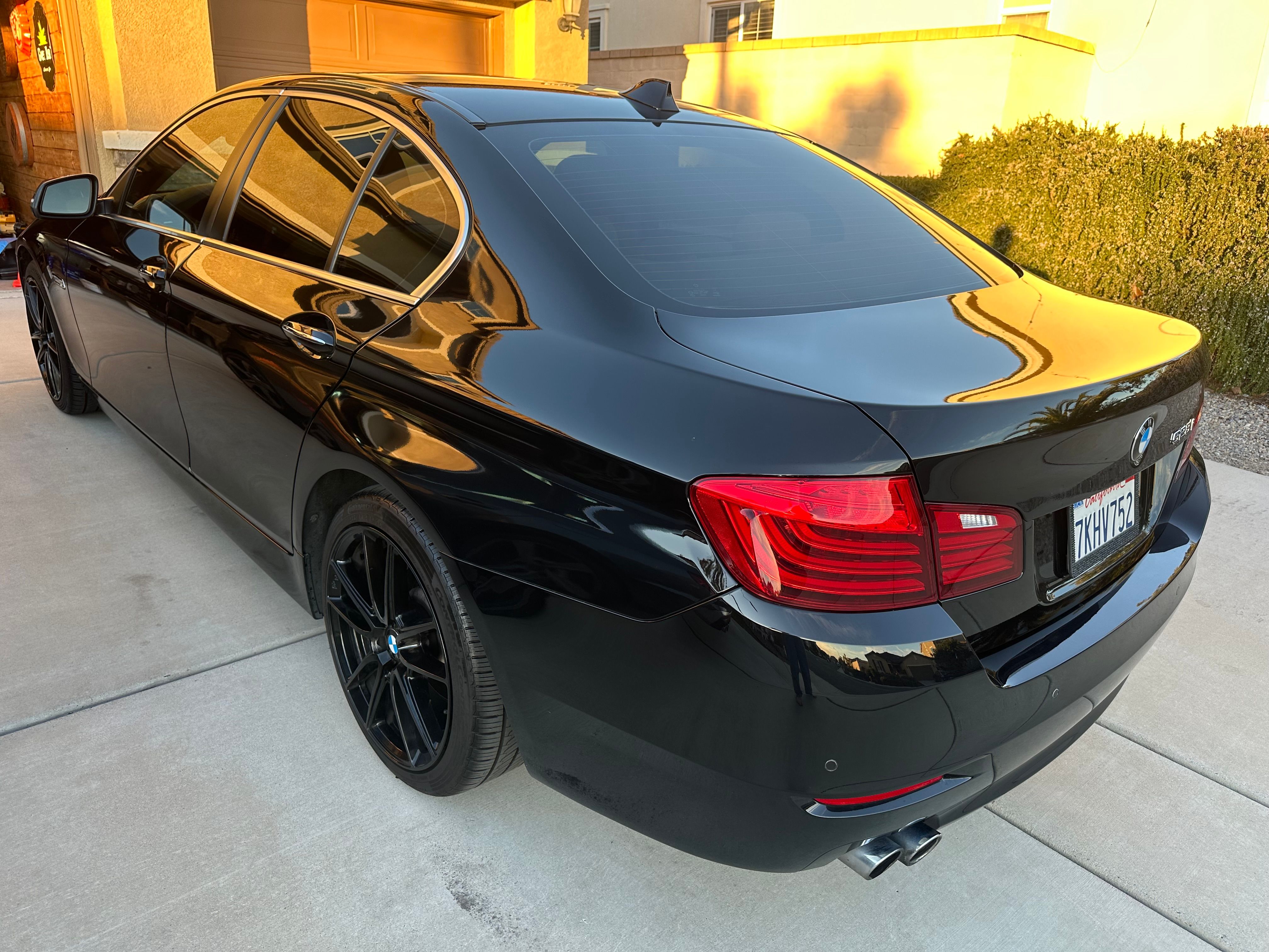 Used 2015 BMW 528i Sedan RWD image 2