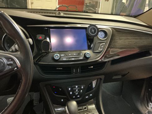Used 2017 Buick Envision Essence image 5