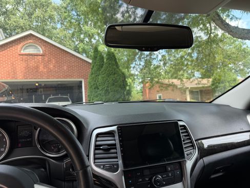 Used 2013 Jeep Grand Cherokee Altitude AWD/4WD image 29