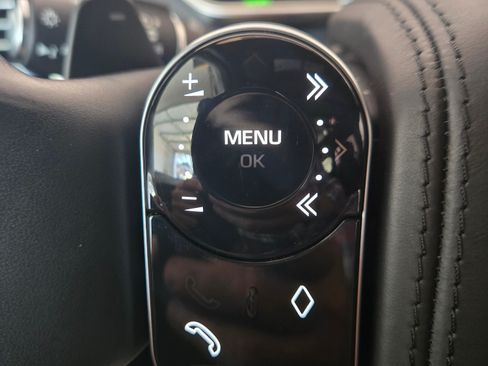 Used 2020 Land Rover Range Rover HSE image 18