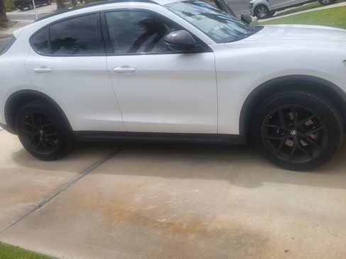 Used 2019 Alfa Romeo Stelvio w/ Nero Edizione image 4