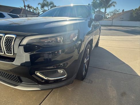 Used 2019 Jeep Cherokee Limited image 2