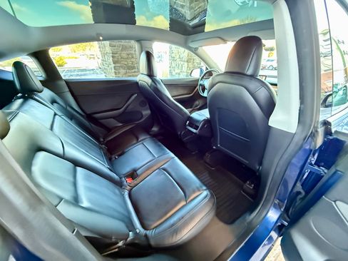 Used 2020 Tesla Model Y Performance image 17