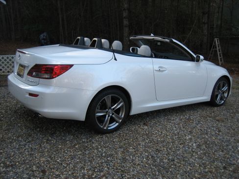 Used 2012 Lexus IS 250C image 4