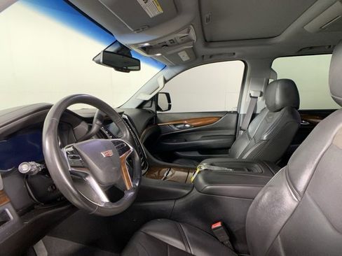 Used 2016 Cadillac Escalade ESV Luxury image 13