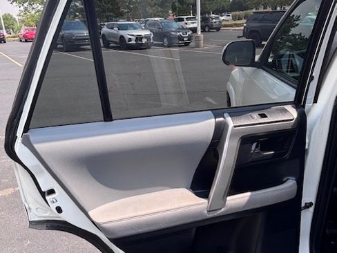 Used 2013 Toyota 4Runner SR5 AWD/4WD image 18