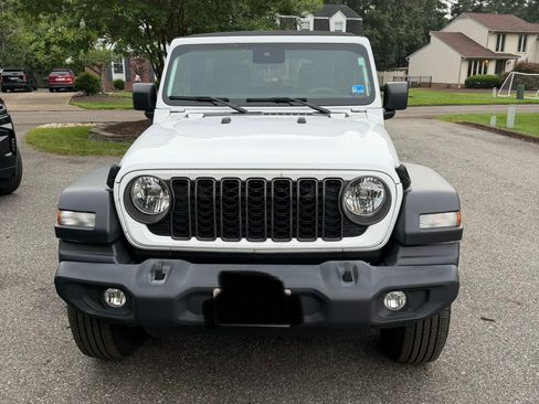Used 2024 Jeep Wrangler Unlimited Sport AWD/4WD image 2