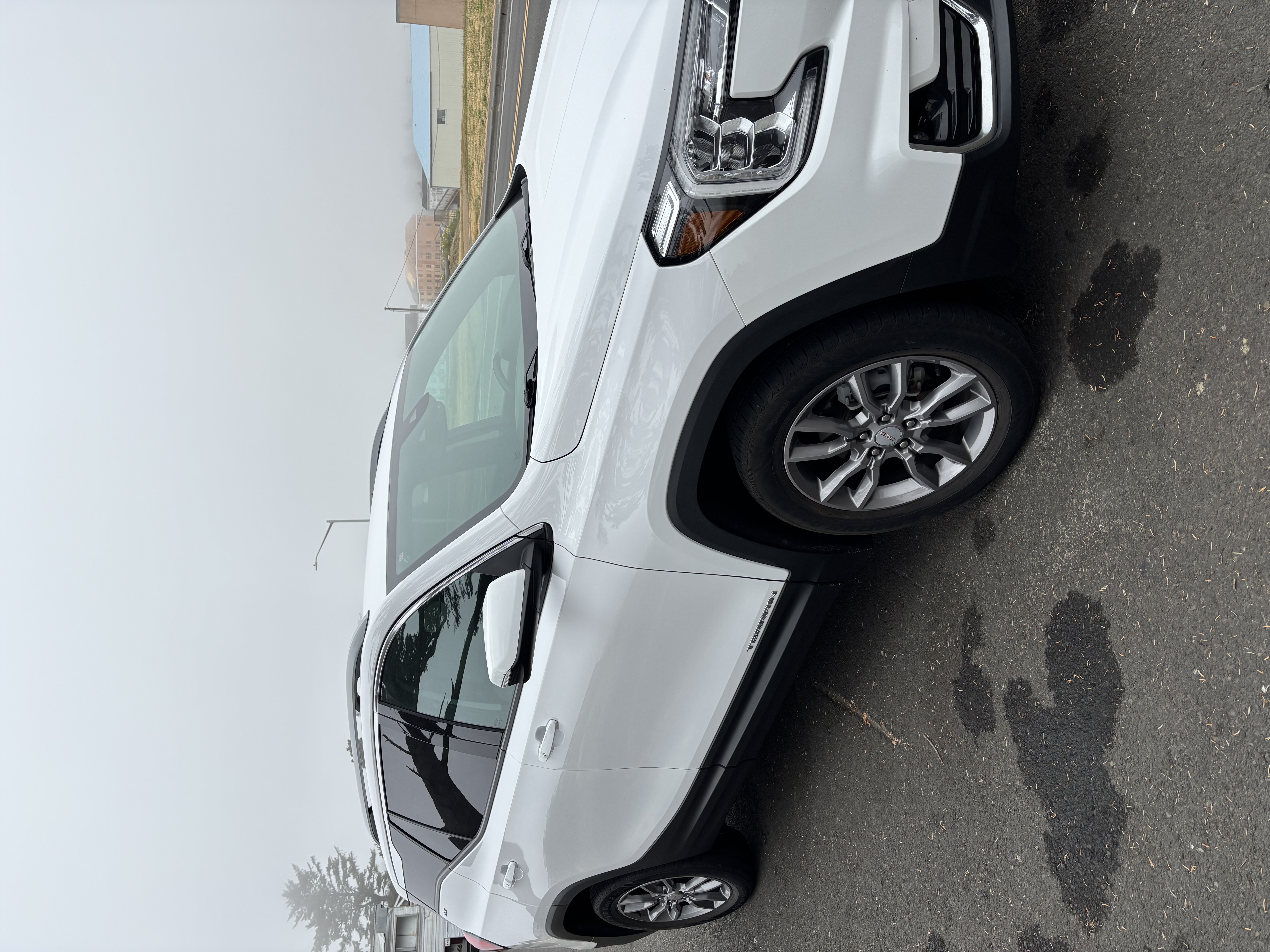 Used 2022 GMC Terrain SLT AWD/4WD image 2