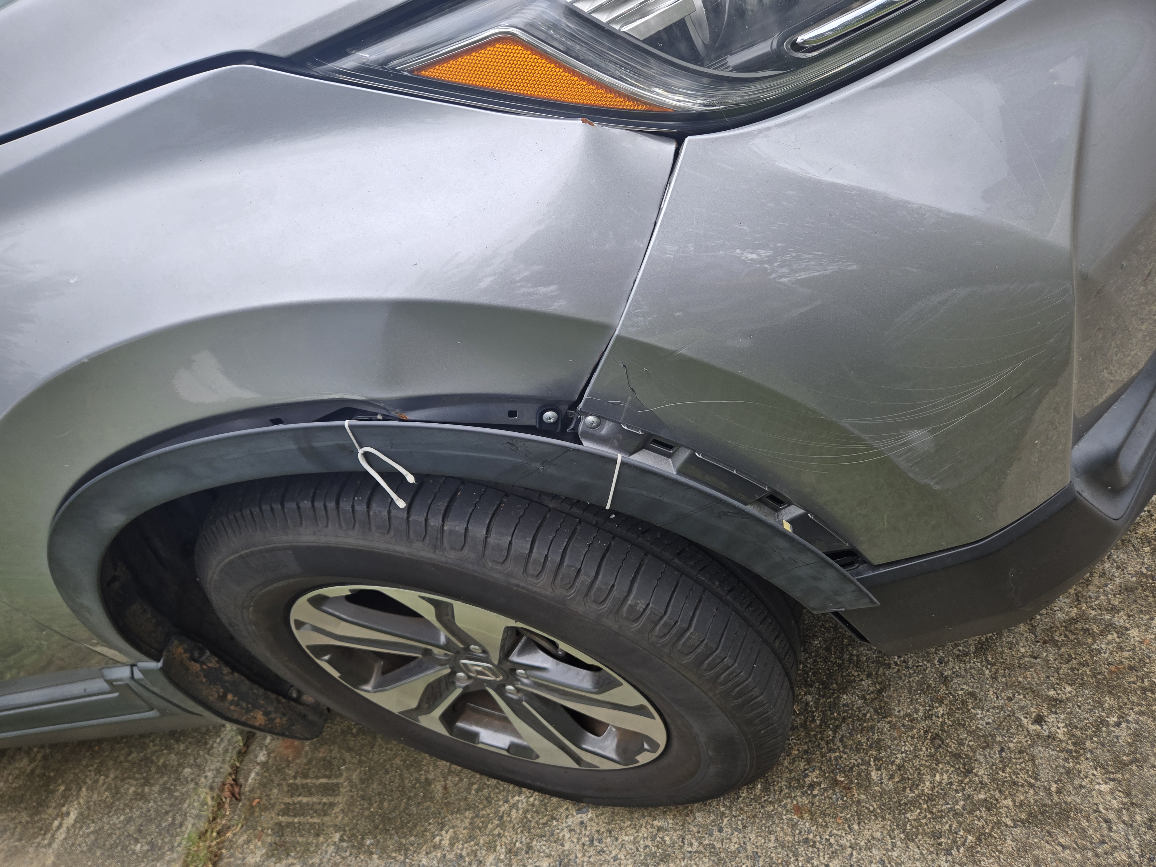 Used 2018 Honda CR-V LX image 4