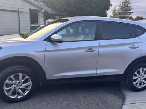 Used 2019 Hyundai Tucson SE FWD image 1