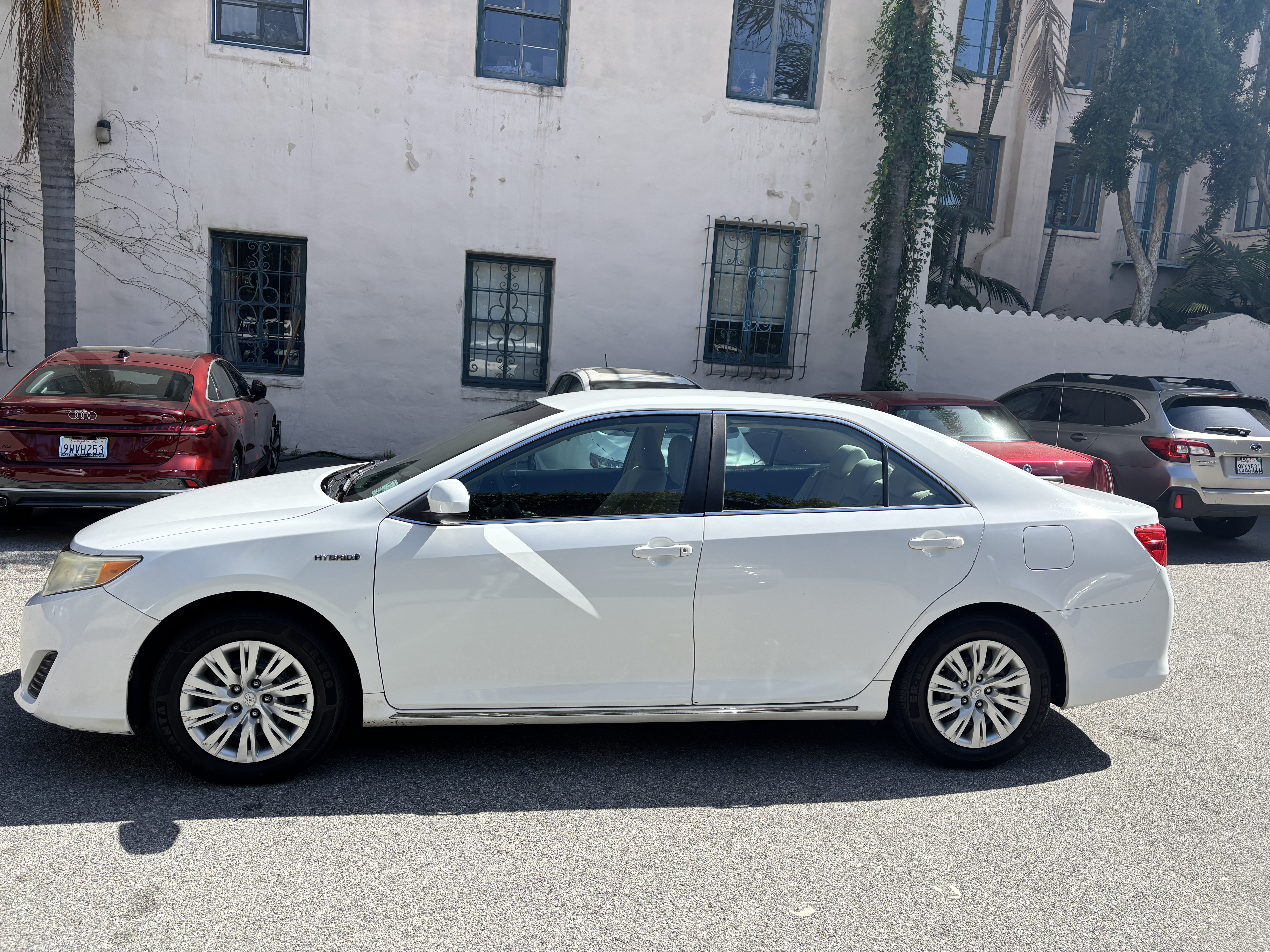 Used 2013 Toyota Camry LE FWD image 2