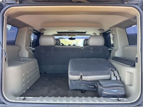 Used 2003 HUMMER H2 Luxury w/ Preferred Equipment Group image 11