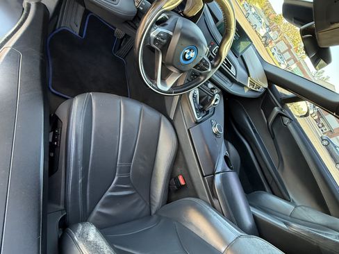 Used 2019 BMW i8 Roadster image 12