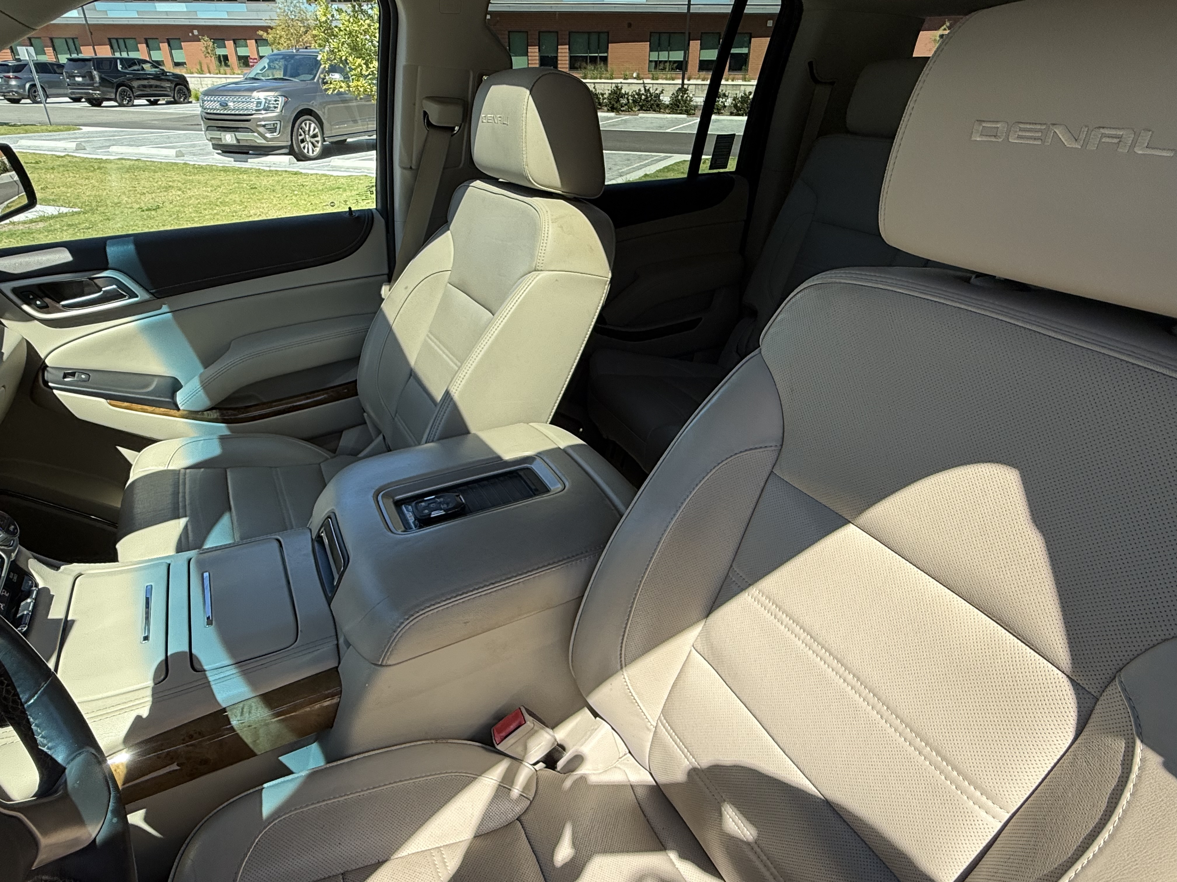 Used 2017 GMC Yukon XL Denali w/ Open Road Package AWD/4WD image 13