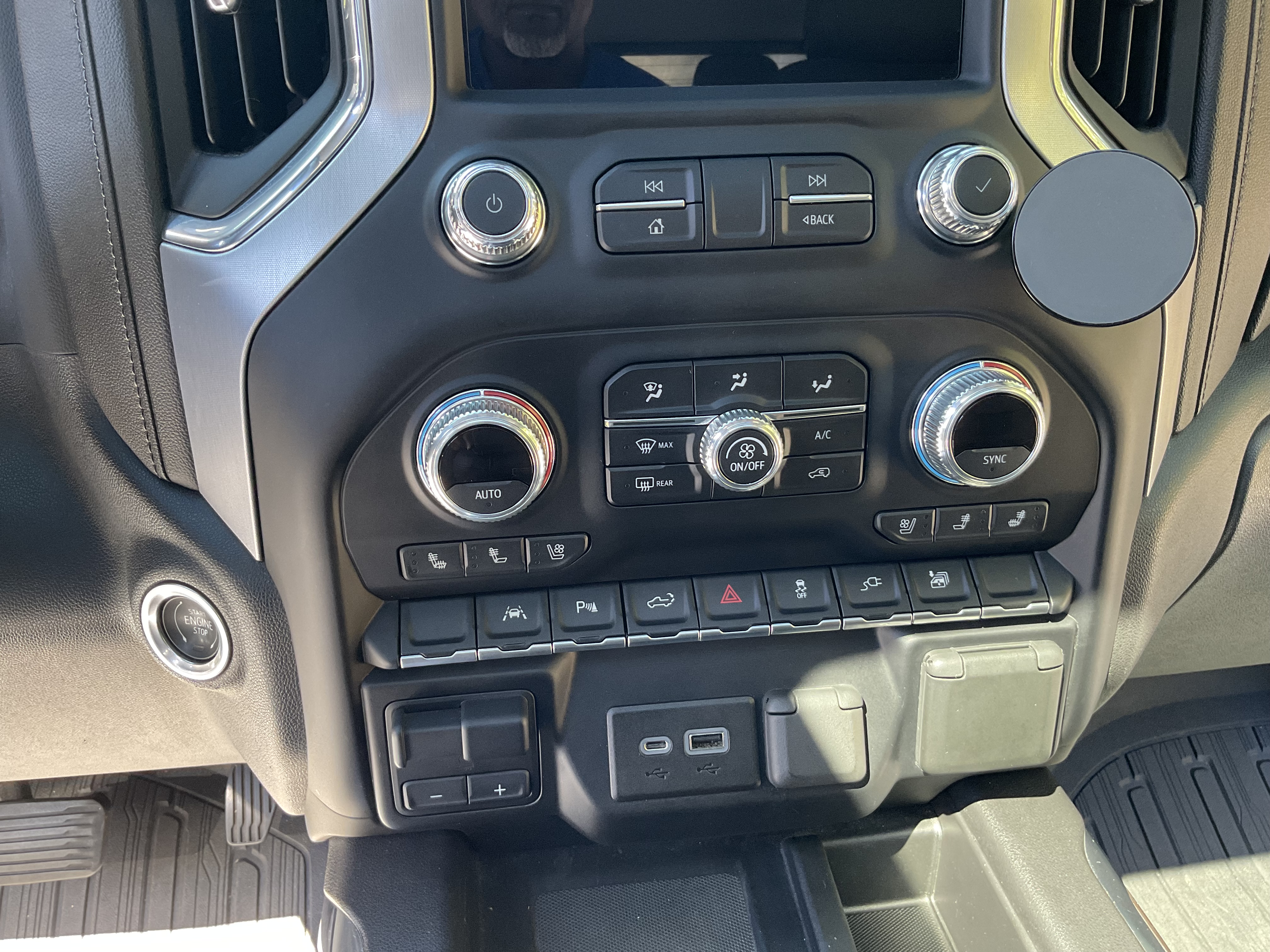 Used 2022 GMC Sierra 1500 SLT w/ SLT Premium Plus Package AWD/4WD image 15