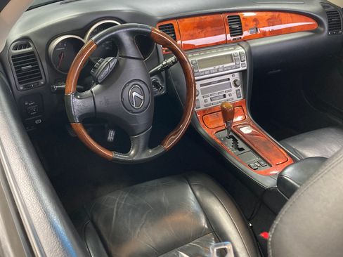 Used 2002 Lexus SC 430 Convertible image 4