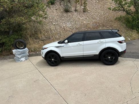 Used 2014 Land Rover Range Rover Evoque Pure Plus AWD/4WD image 6