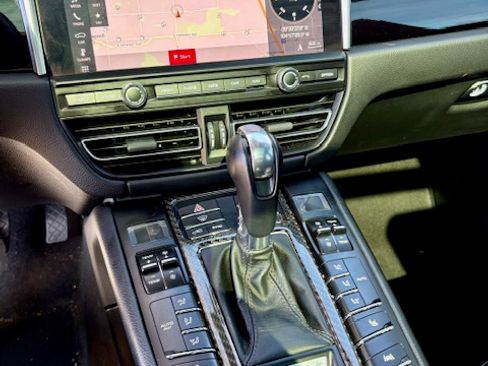 Used 2019 Porsche Macan image 1