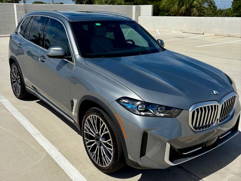 Used 2024 BMW X5 sDrive40i w/ Premium Package image 1