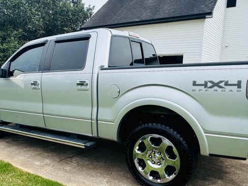 Used 2011 Ford F150 Lariat w/ Lariat Chrome Pkg AWD/4WD image 2