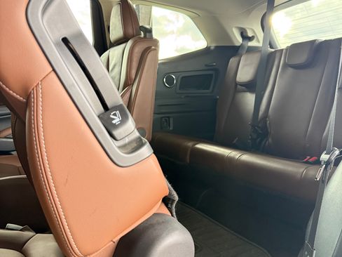 Used 2023 Subaru Ascent Touring image 8