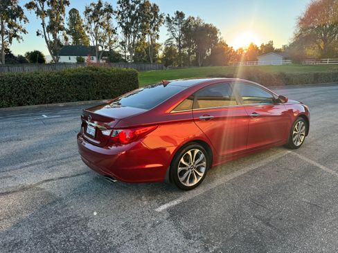 Used 2013 Hyundai Sonata SE w/ Navigation & Sunroof Pkg image 5