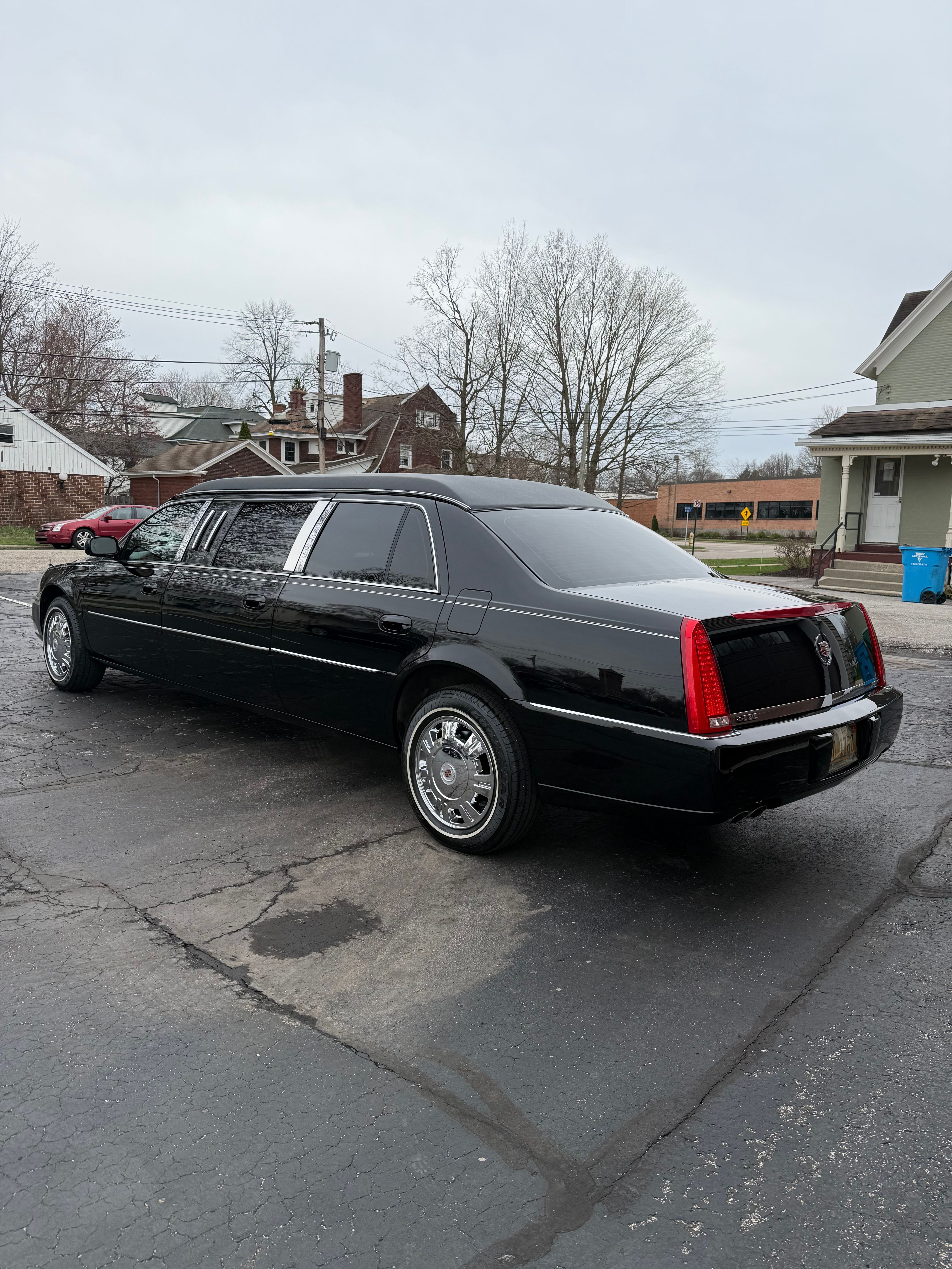Used 2008 Cadillac DTS Limousine FWD image 4