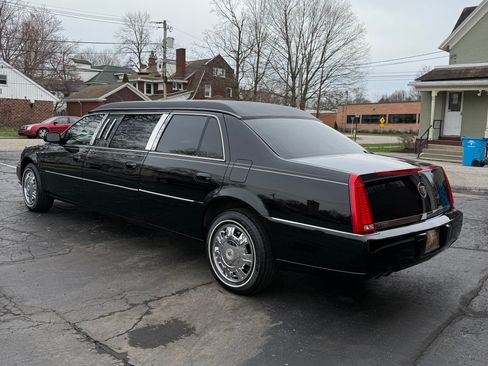 Used 2008 Cadillac DTS Limousine image 4