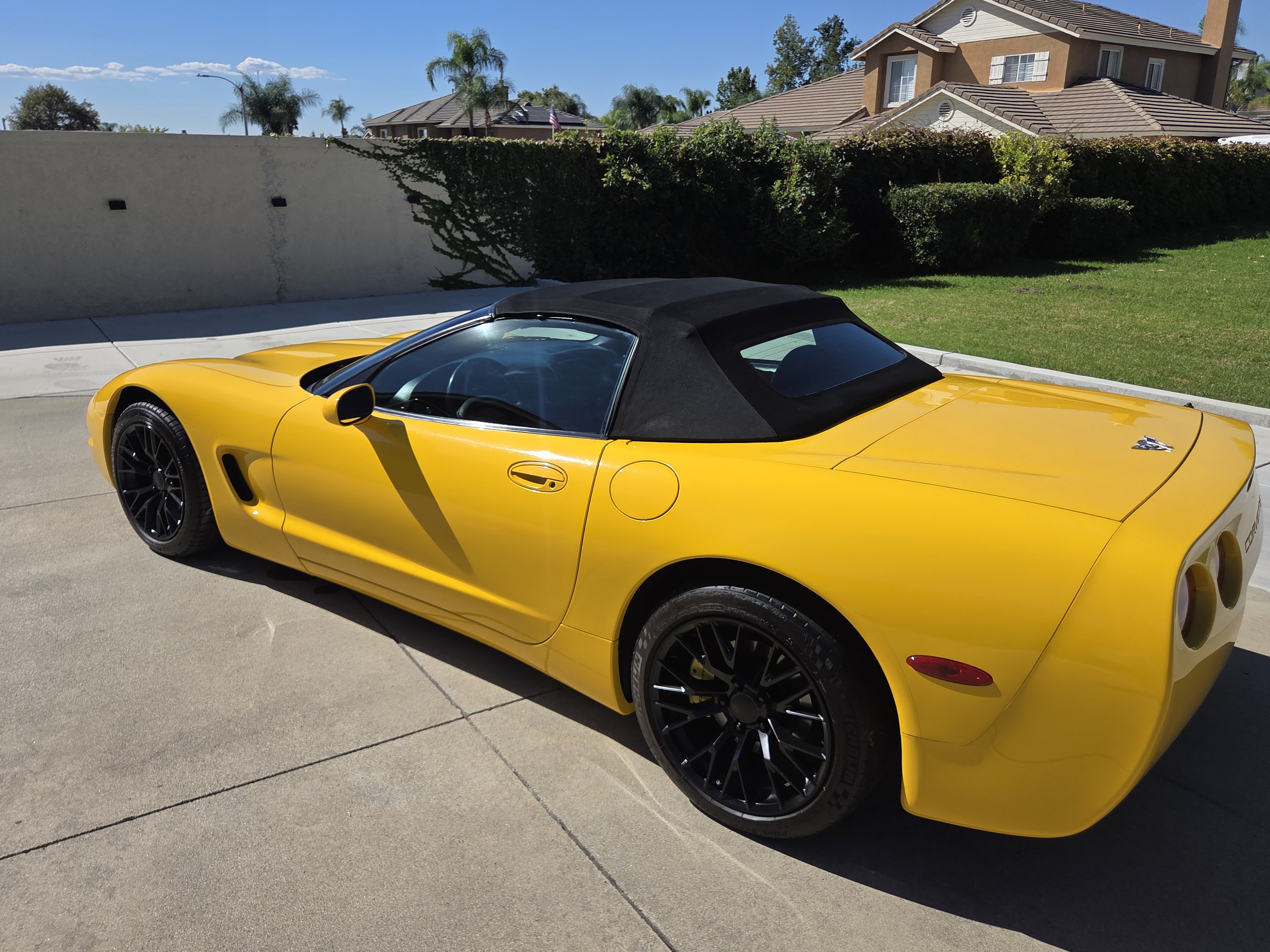 Used 2003 Chevrolet Corvette Convertible w/ Preferred Equipment Group1 RWD image 11