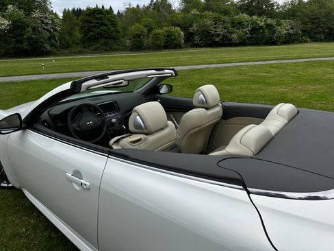 Used 2011 INFINITI G37 Convertible w/ Premium Pkg RWD image 14