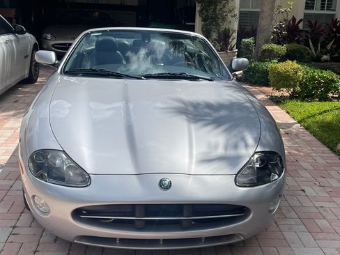 Used 2005 Jaguar XK8 Convertible image 1