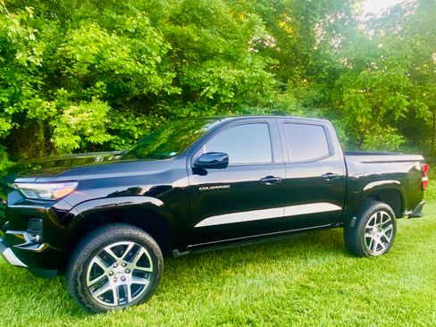 Used 2023 Chevrolet Colorado Z71 w/ Z71 Convenience Package 2 AWD/4WD image 10