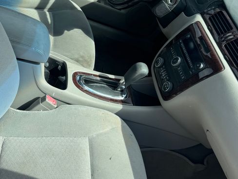 Used 2011 Chevrolet Impala LT FWD image 10