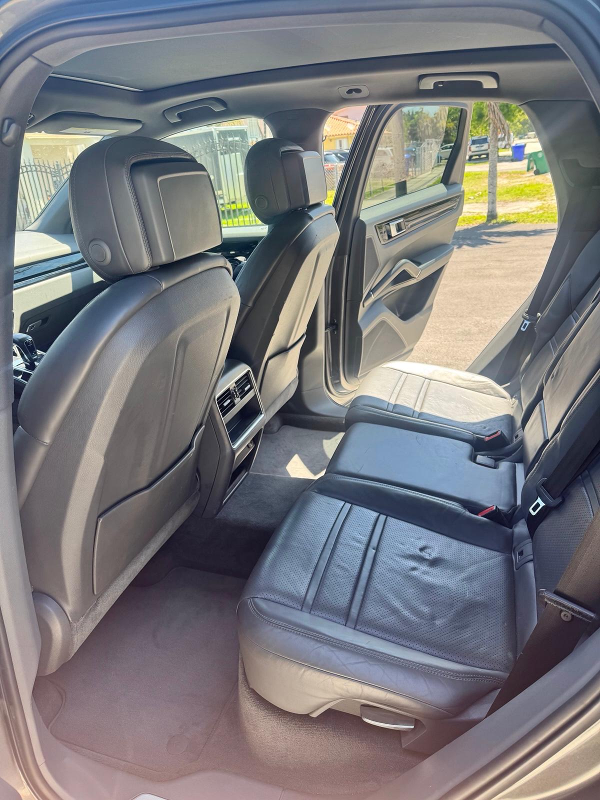 Used 2019 Porsche Cayenne AWD/4WD image 9