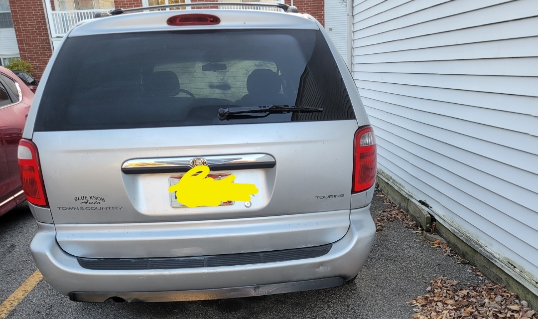 Used 2006 Chrysler Town & Country Touring FWD image 8