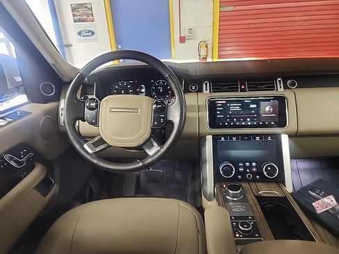 Used 2020 Land Rover Range Rover HSE image 16