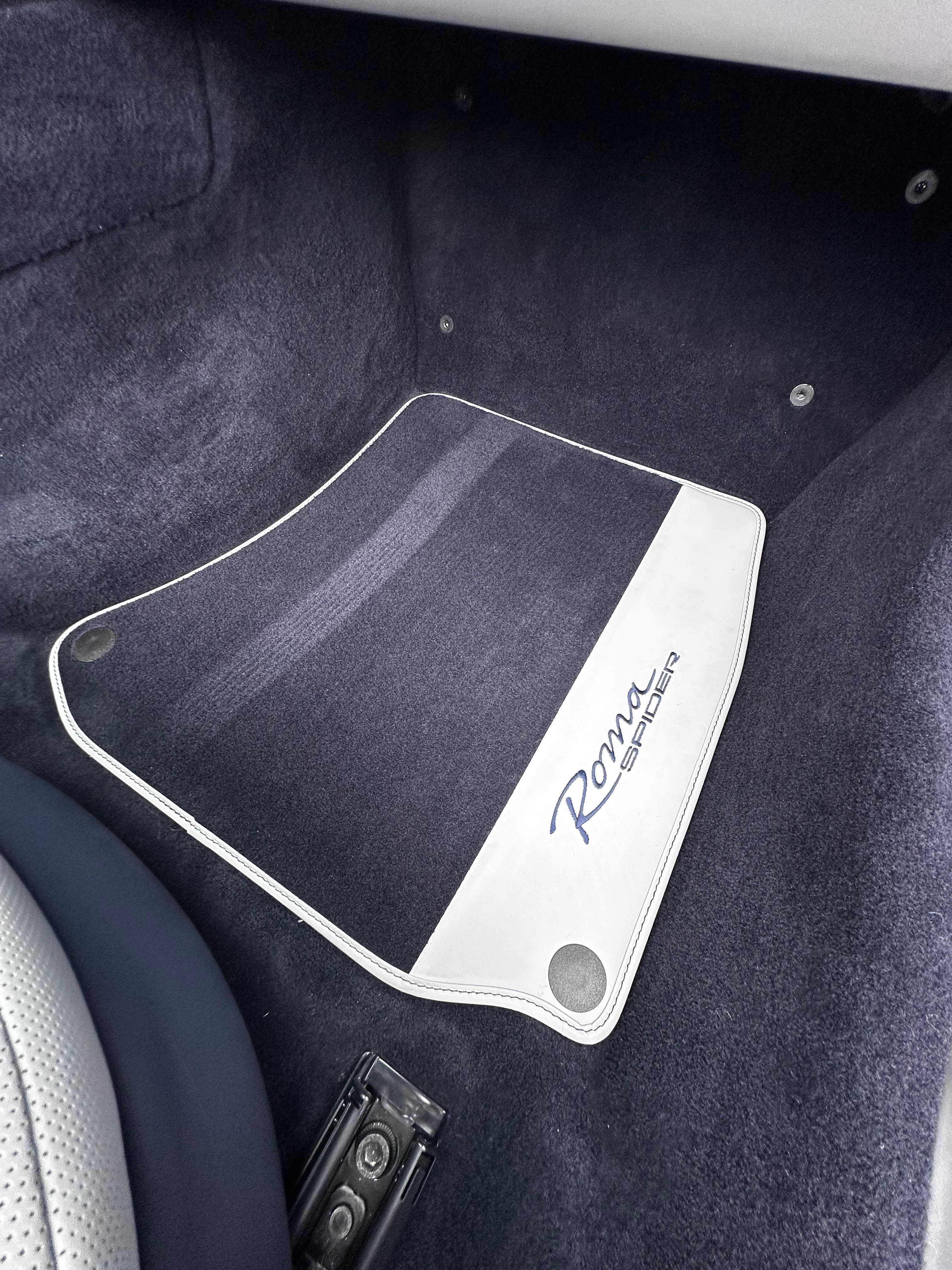 Used 2024 Ferrari Roma Spider RWD image 19